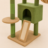 Détail de la niche verte et de la rampe à griffer en sisal